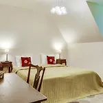 Domaine De La Tour Bed and breakfast Saint-Pierre-Canivet