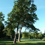Domaine De La Tour Bed and breakfast Saint-Pierre-Canivet