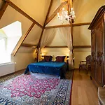 Domaine De La Tour Bed and breakfast Saint-Pierre-Canivet