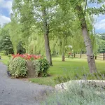 Domaine De La Tour Bed and breakfast Saint-Pierre-Canivet
