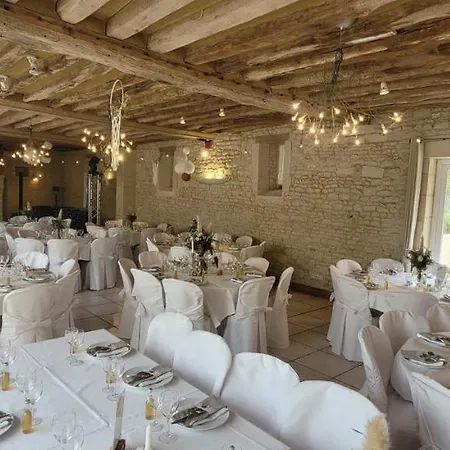 Domaine De La Tour 4* Сен-Пьер-Каниве