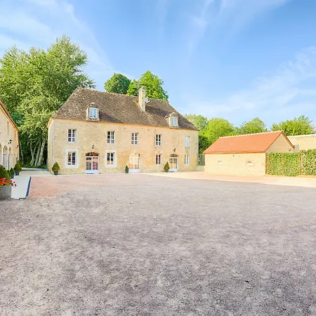 Domaine De La Tour 4* Saint-Pierre-Canivet