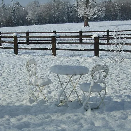 Domaine De La Tour Сен-Пьер-Каниве