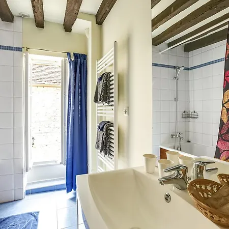 Domaine De La Tour Сен-Пьер-Каниве