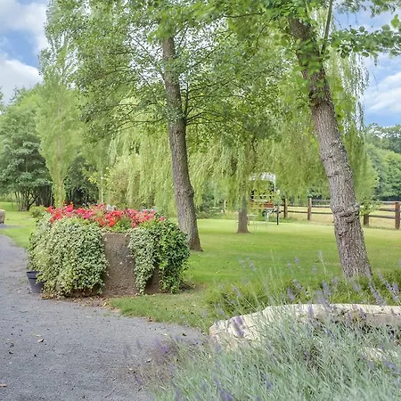 Domaine De La Tour B&B Saint-Pierre-Canivet
