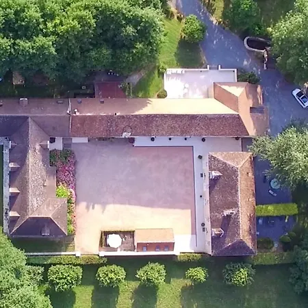 Domaine De La Tour Bed & Breakfast 4*