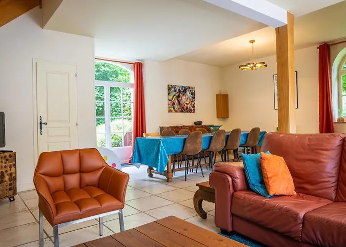 Domaine De La Tour Bed & Breakfast