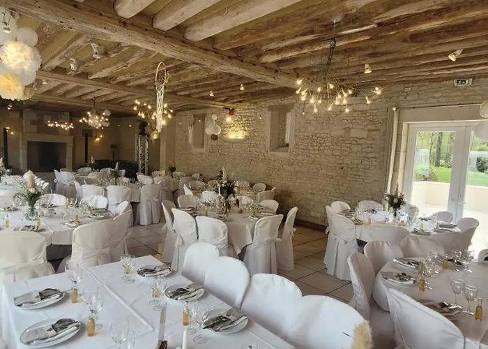 Domaine De La Tour 4* Сен-Пьер-Каниве