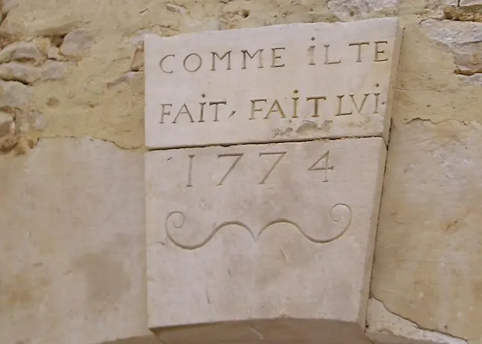 Domaine De La Tour 4* Сен-Пьер-Каниве