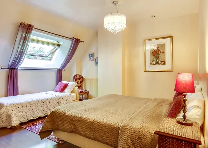 Domaine De La Tour 4* Сен-Пьер-Каниве