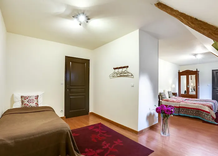 Domaine De La Tour Сен-Пьер-Каниве