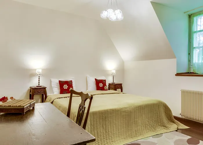 Domaine De La Tour Bed & Breakfast Saint-Pierre-Canivet