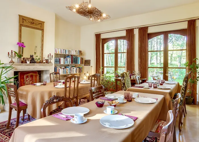 Domaine De La Tour Bed & Breakfast Saint-Pierre-Canivet