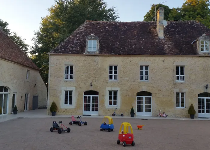 Domaine De La Tour 4* Saint-Pierre-Canivet