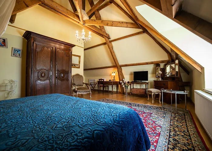 Domaine De La Tour Bed & Breakfast